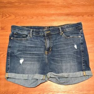 Gap Sexy Boyfriend jean shorts | size 14/32 | distressed by design